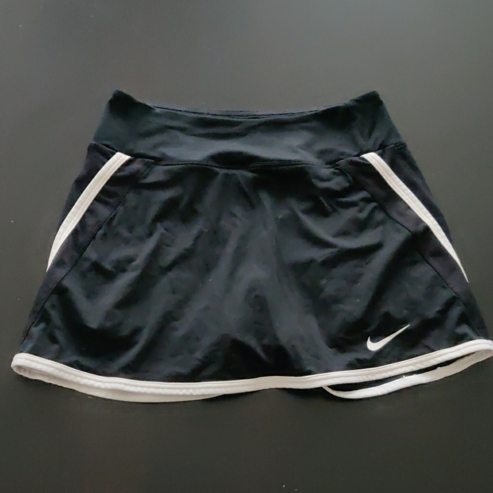 Nike black tennis skort skirt with shorts